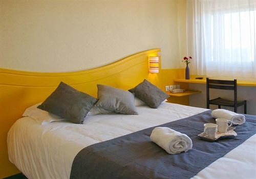 Couett'Hotel Oloron Sainte Marie Экстерьер фото